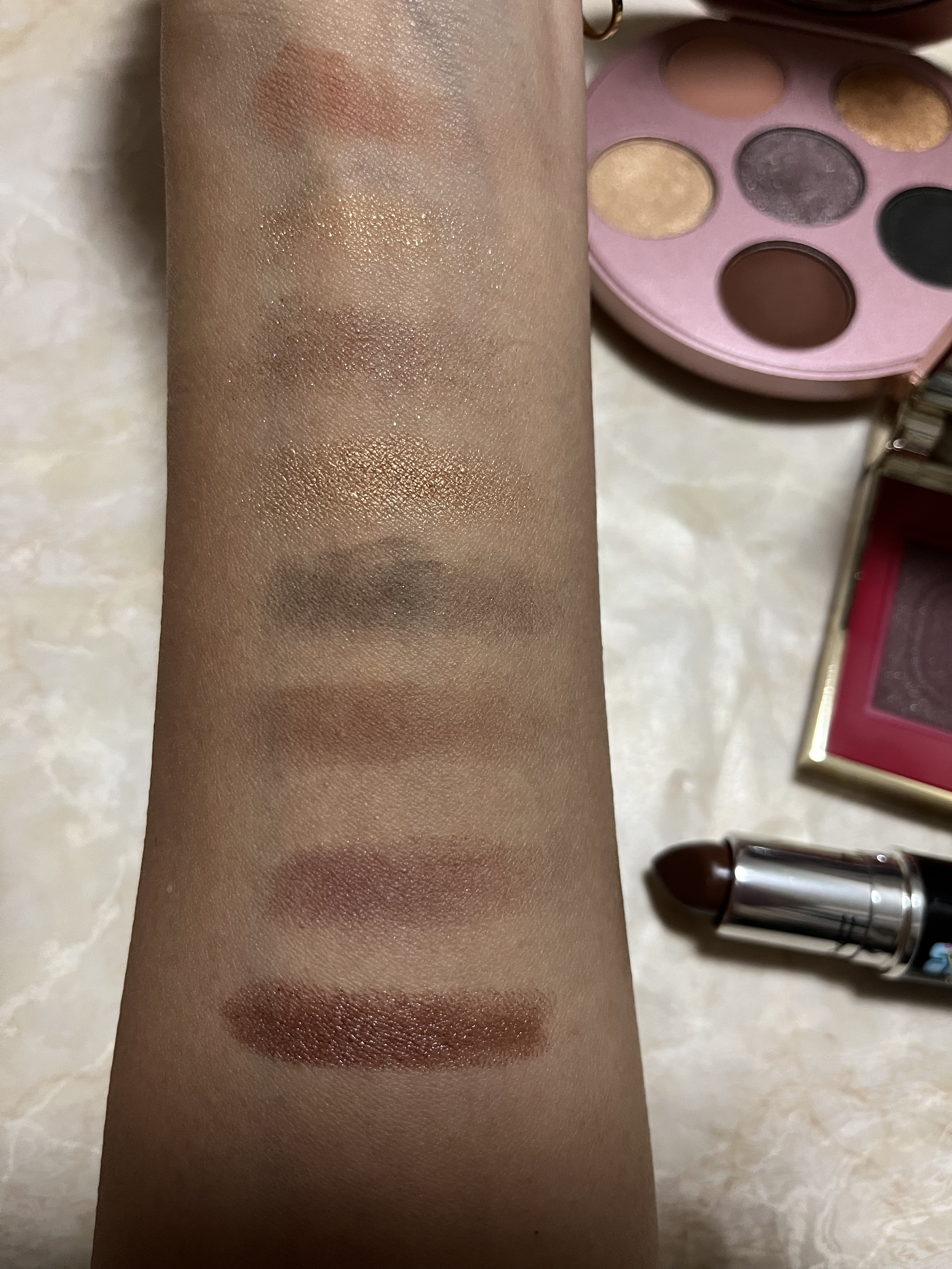 アイラブ サプライズ アイシャドウ パレット × 6 スパークリング ワイン スプラッシュ/M・A・C/アイシャドウパレットを使ったクチコミ（2枚目）