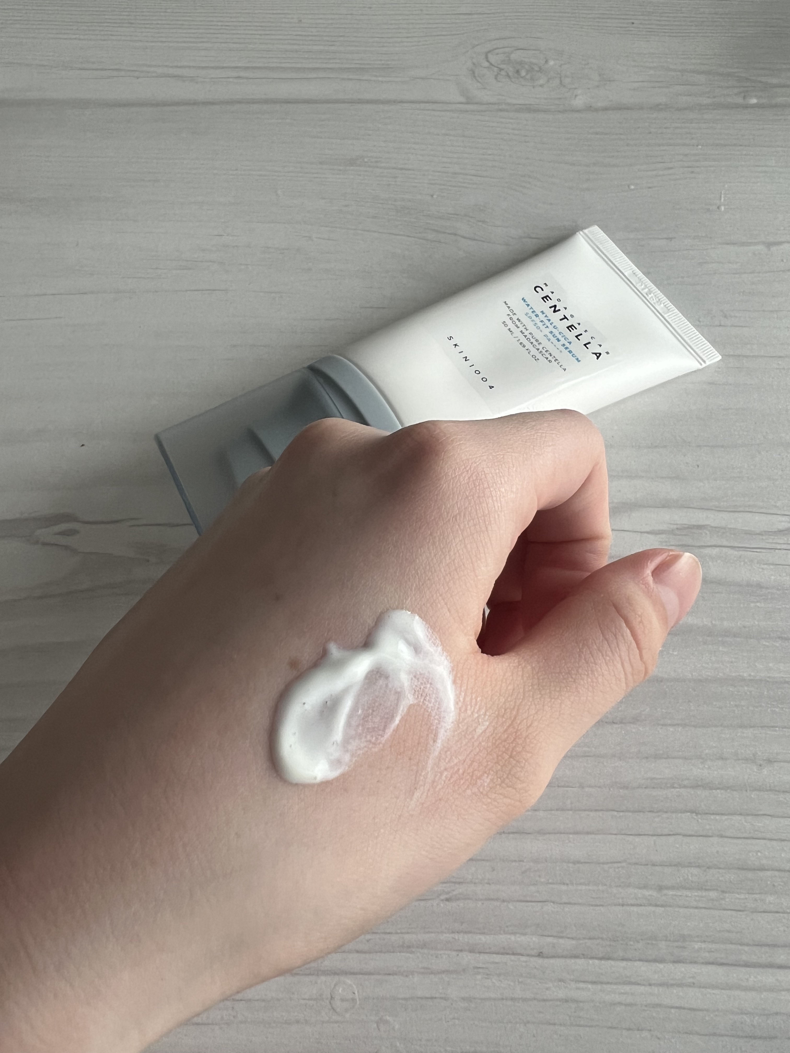 ヒアルーシカ ウォーターフィット サンセラム/SKIN1004/日焼け止めローションを使ったクチコミ（3枚目）