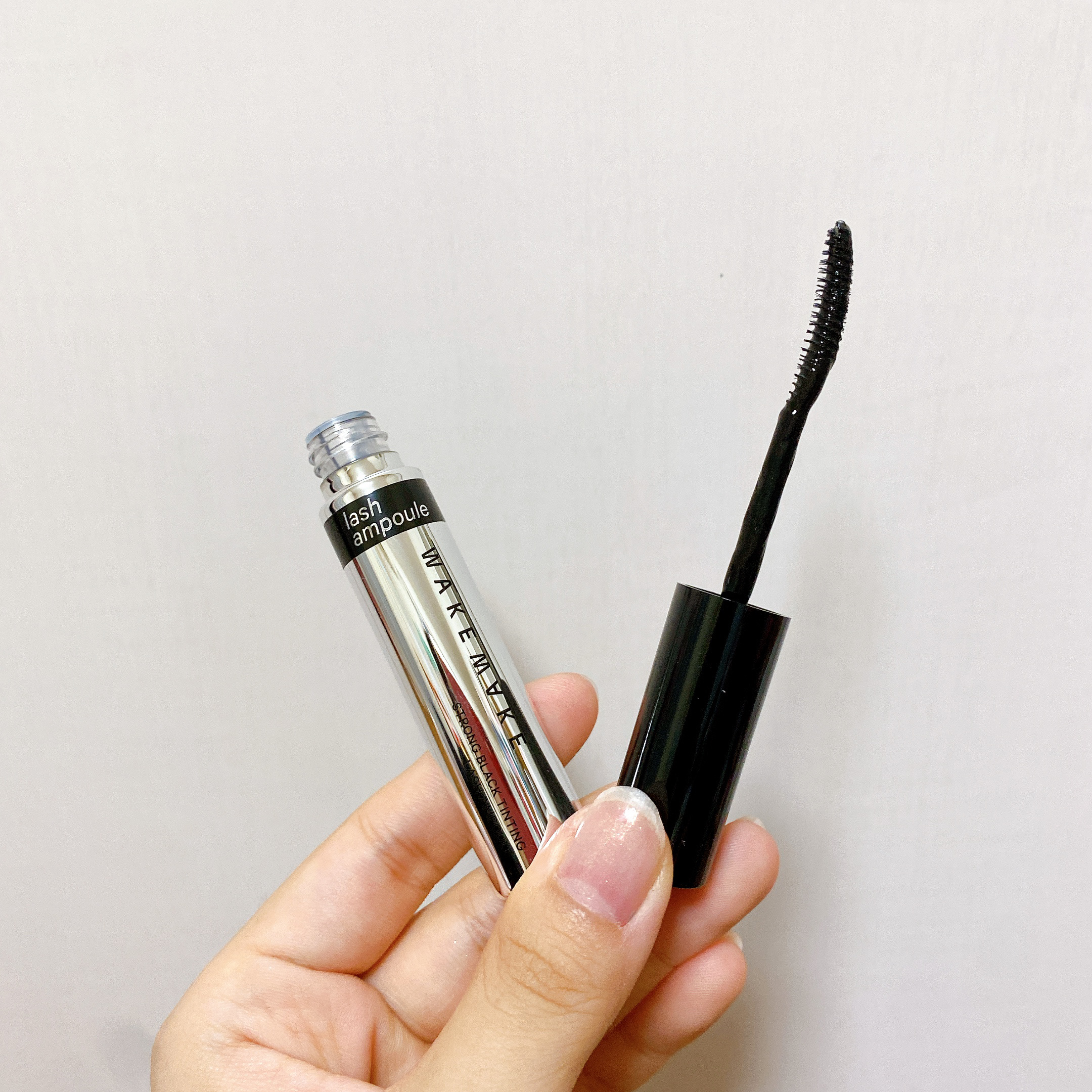 STRONG BLACK TINTING LASH AMPOULE/wakemake/まつげ美容液を使ったクチコミ（1枚目）
