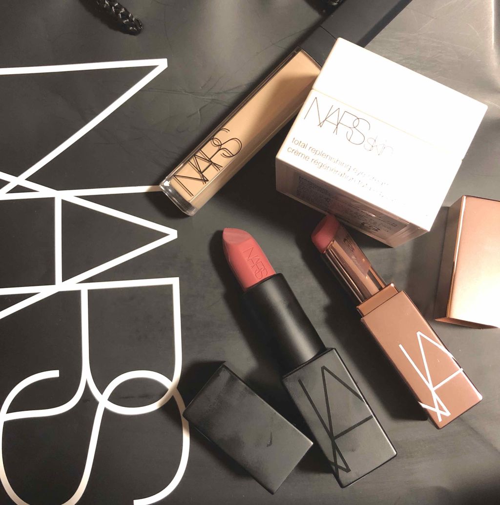 NARS NARSskin トータルリプレニッシングアイクリーム Nのクチコミ「本日の購入品♡
オーディシャスリップスティック9493
これはＢＡさんに選んでもらった似合う色.....」（1枚目）