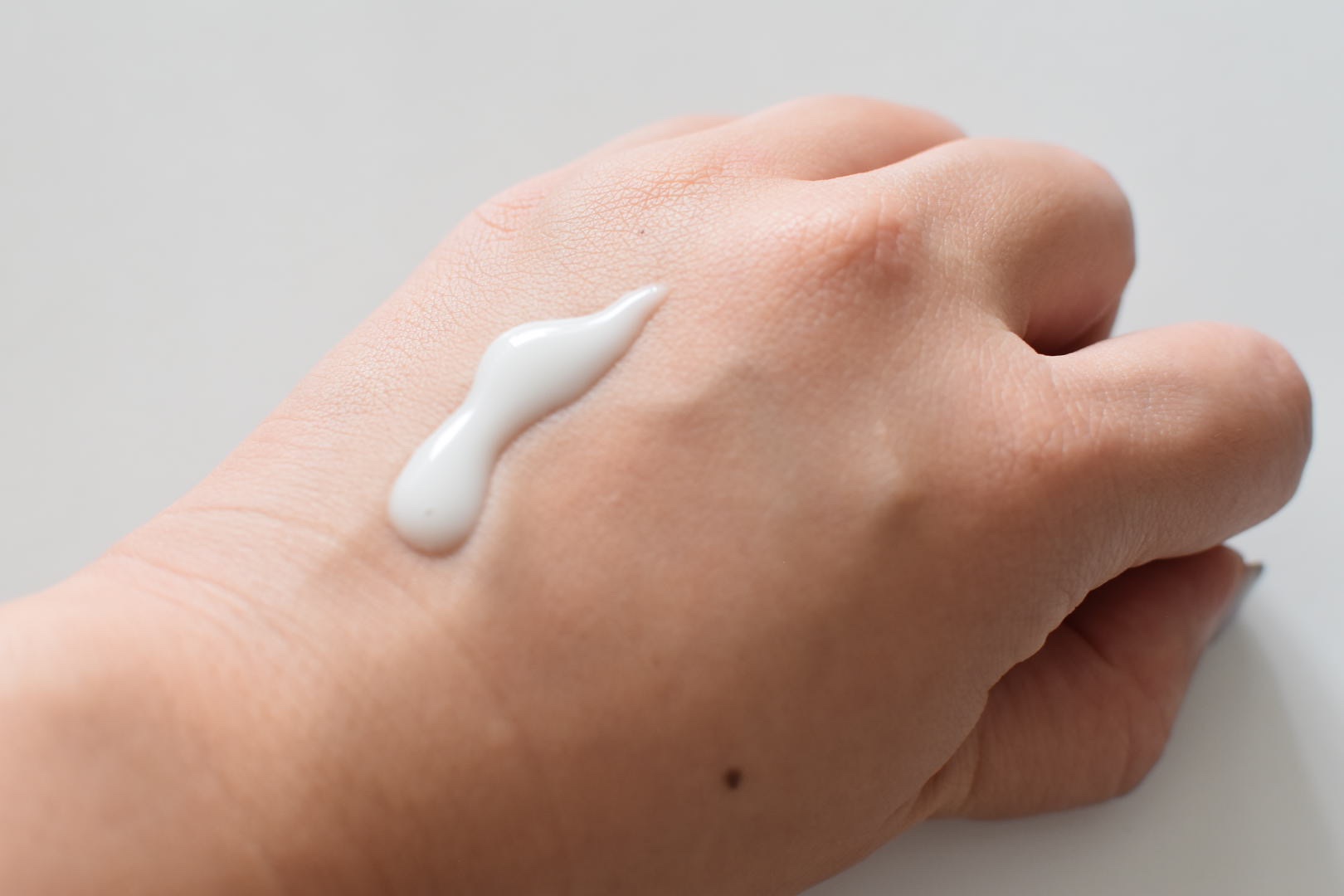 エアリーウォーターサンスクリーン プロフェッショナル/Feld Apotheke/日焼け止めローションを使ったクチコミ（3枚目）