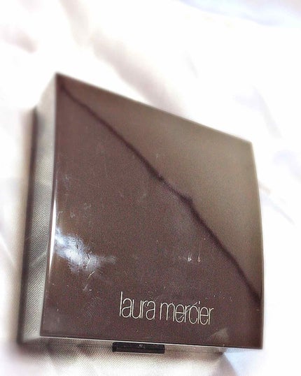 マットラディアンス ベイクドパウダー ハイライト01/ローラ メルシエ/パウダーハイライトを使ったクチコミ(2枚目)