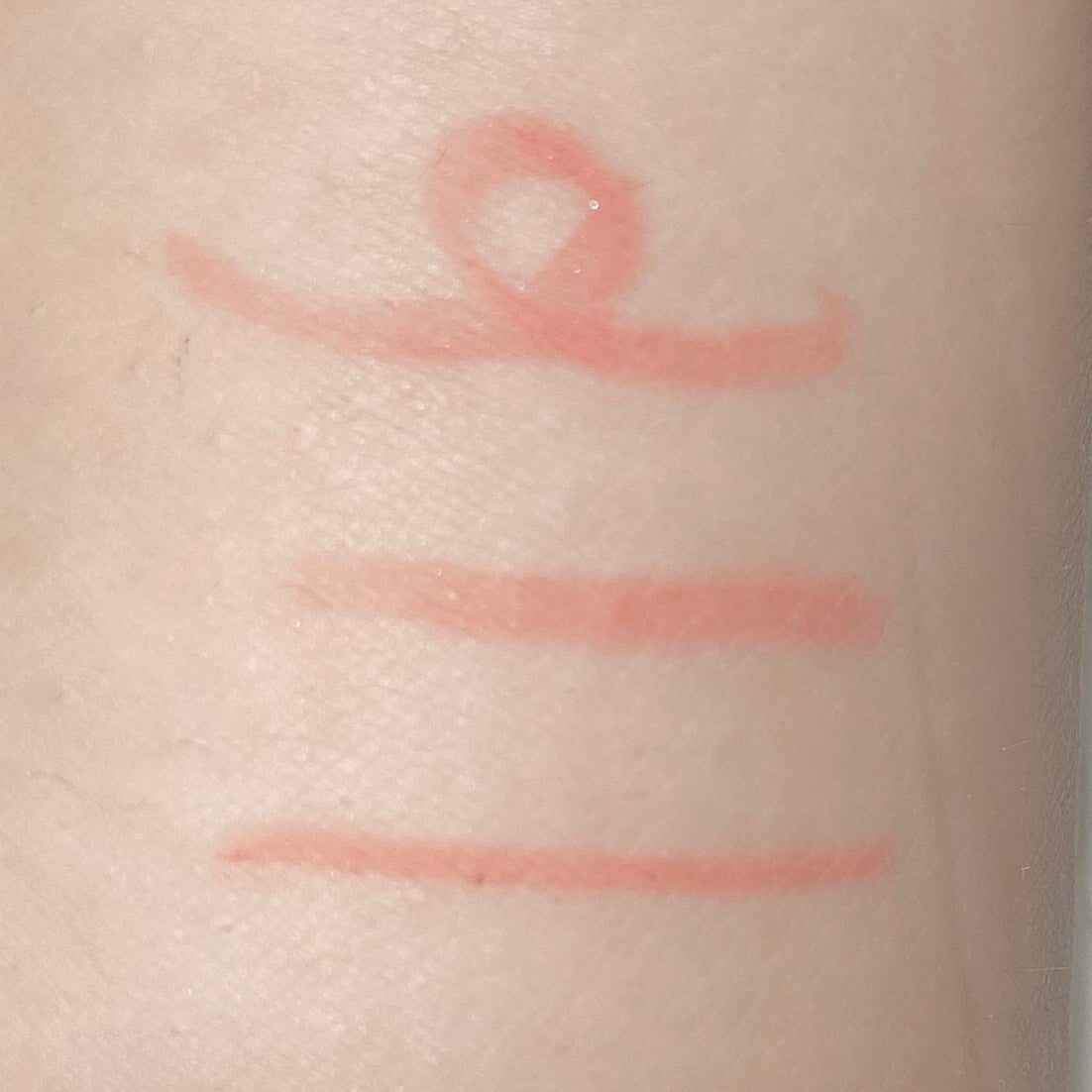 イージーeyeライナーR/b idol/ペンシルアイライナーを使ったクチコミ(1枚目)