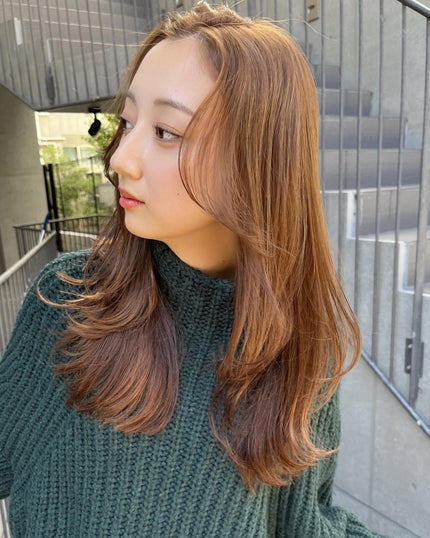 HARUNA on LIPS 「.季節感のあるメルティーなハニーカラー🍯.風になびく✨レイヤー..」(4枚目)