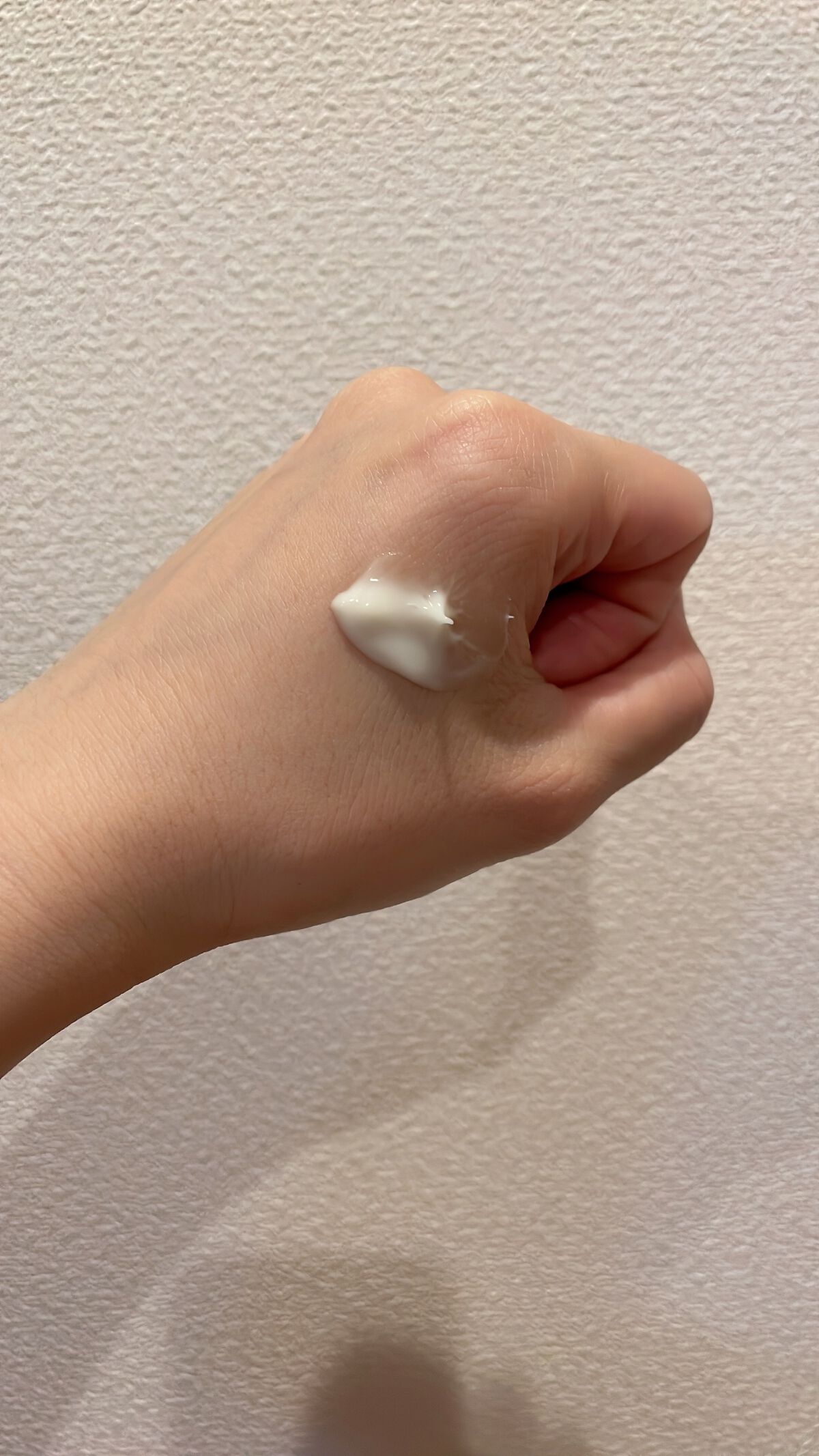 ローズウォーター スリーピングマスク/FEMMUE/フェイスクリームを使ったクチコミ(2枚目)