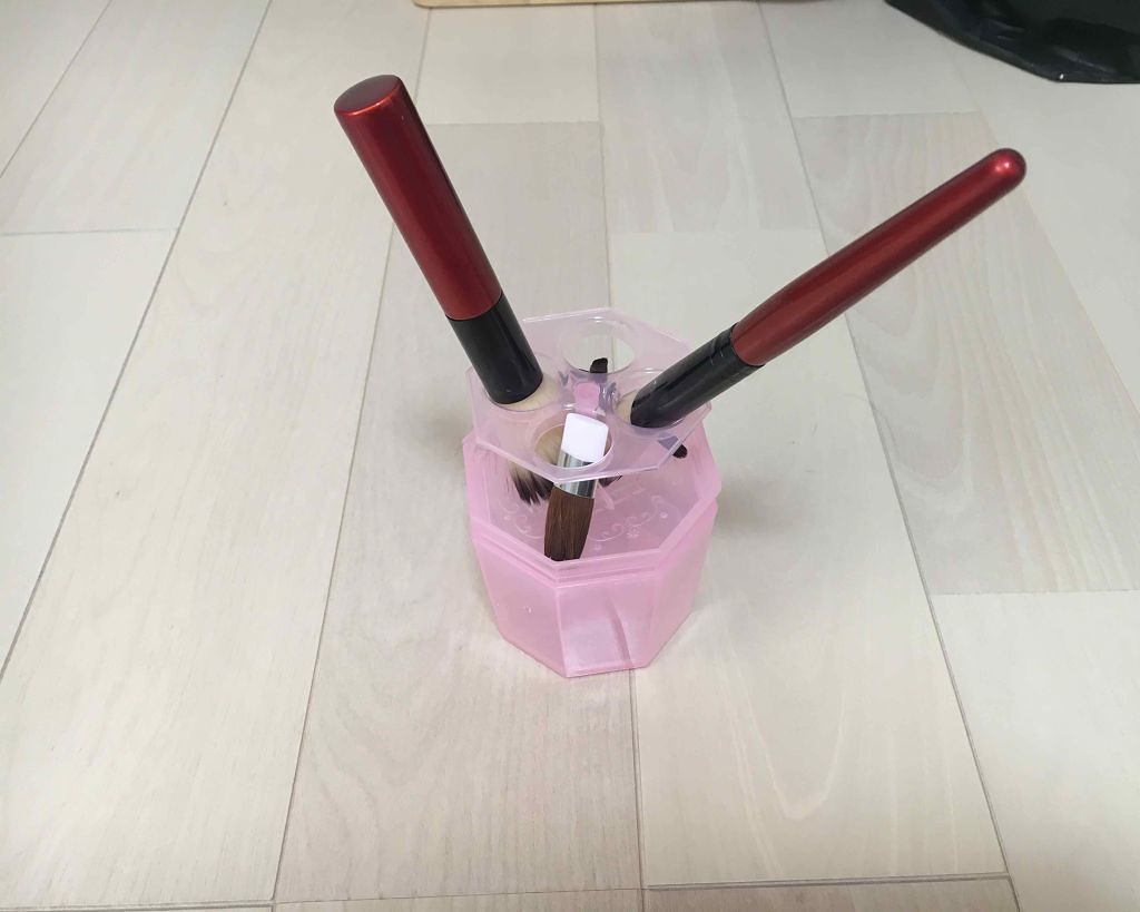 メイクブラシ専用クリーナー/DAISO/その他化粧小物を使ったクチコミ（3枚目）