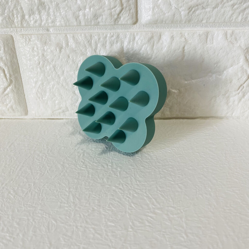 uka scalp brush kenzan medium uka store gentei kyoto green/uka/スカルプブラシを使ったクチコミ（2枚目）