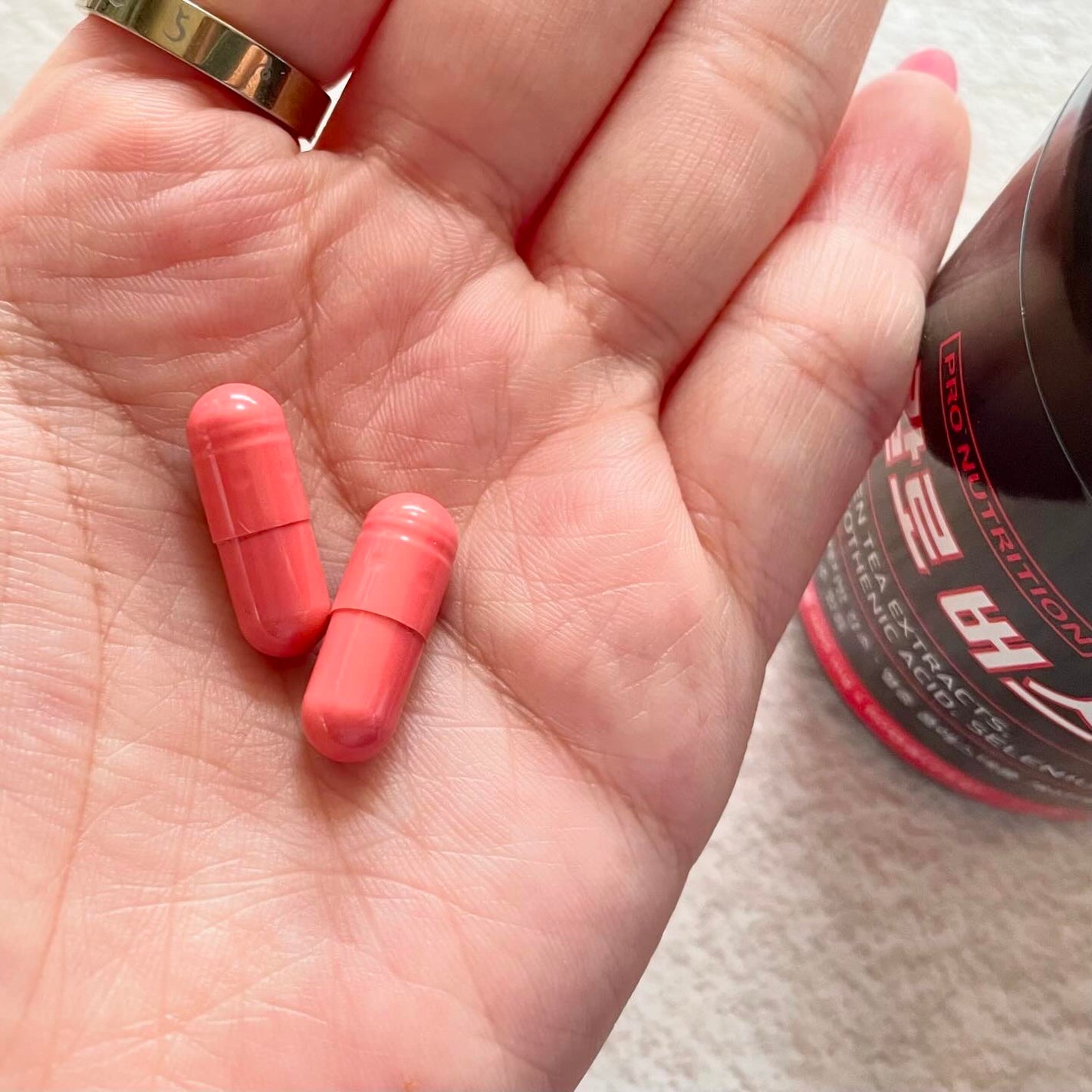 ããã¿ðãã©ãã100 on LIPS ãPRONUTRITIONã«ãããŒã¹ãPRONUTRITION..ãïŒ4æç®ïŒ