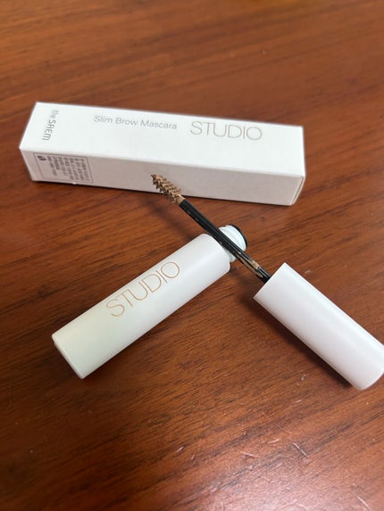 the SAEM スタジオ スリム ブロウ マスカラ