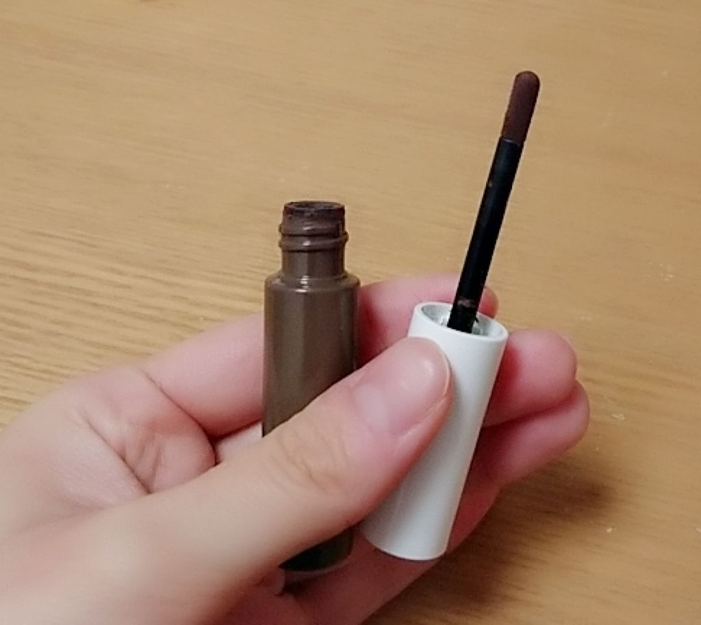 FASIO チップトリック パウダー アイブロウのクチコミ「うーん…と思ったファシオのチップアイブロウです🐥💦
写真映えするように少しデコりました。（限界.....」（3枚目）