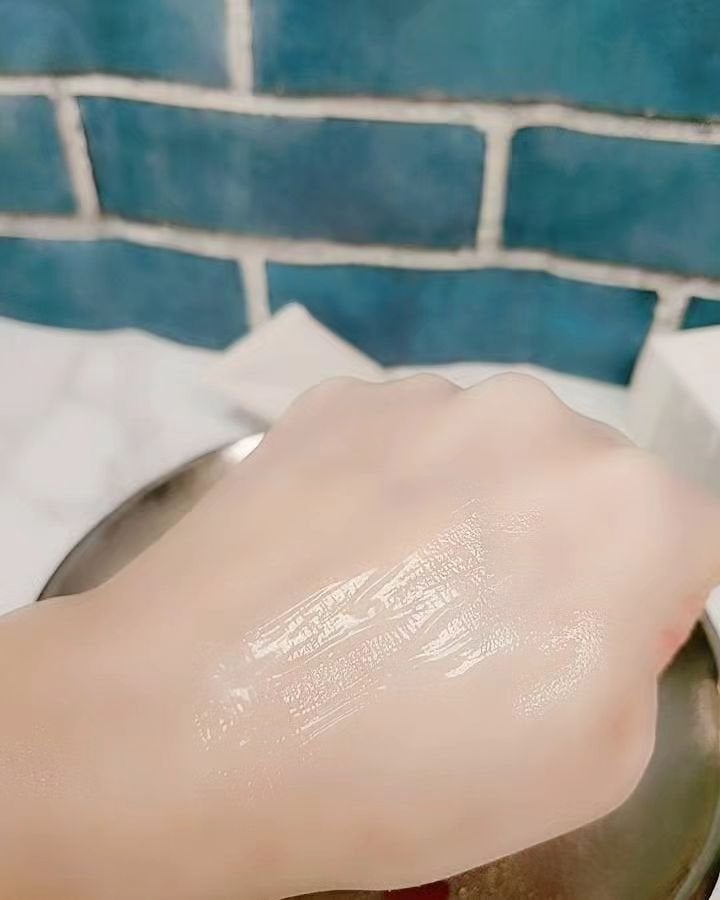 ハンド&ヘア ライトセラム/AUTHENTIC BEAUTY CONCEPT/ハンドクリームを使ったクチコミ(3枚目)