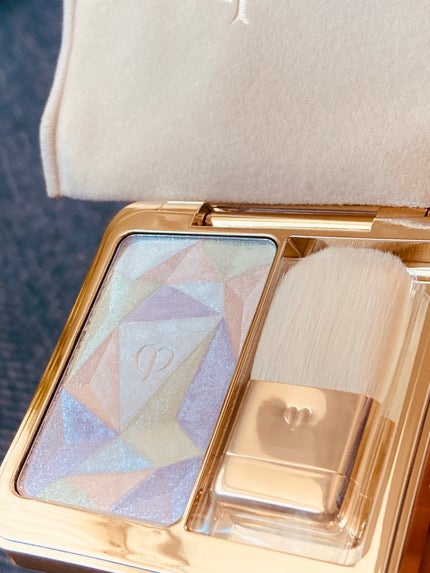 ル・レオスールデクラ /クレ・ド・ポー ボーテ/パウダーハイライトを使ったクチコミ(2枚目)