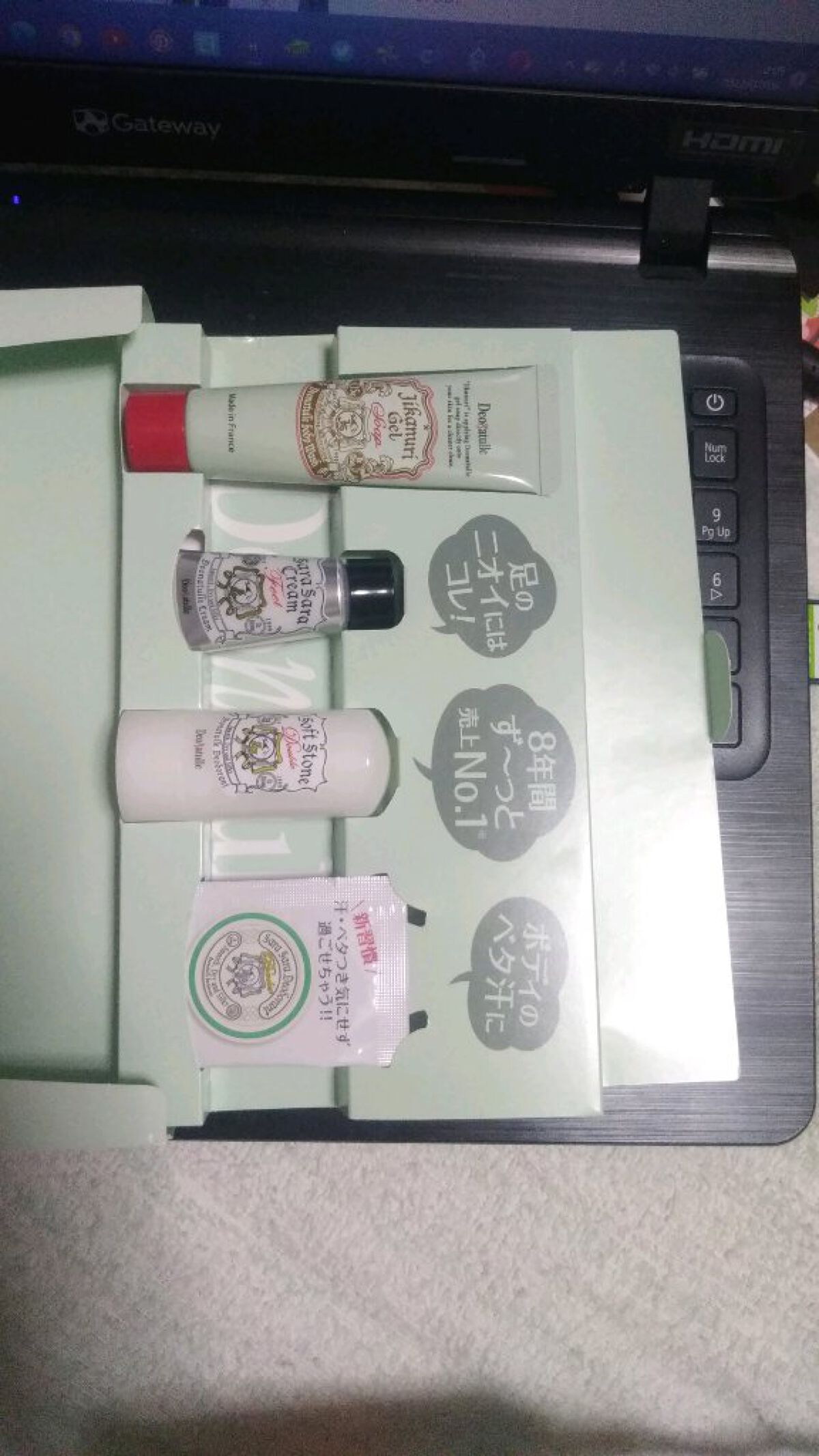 薬用さらさらデオドラントパウダー/デオナチュレ/デオドラント・制汗剤を使ったクチコミ（3枚目）