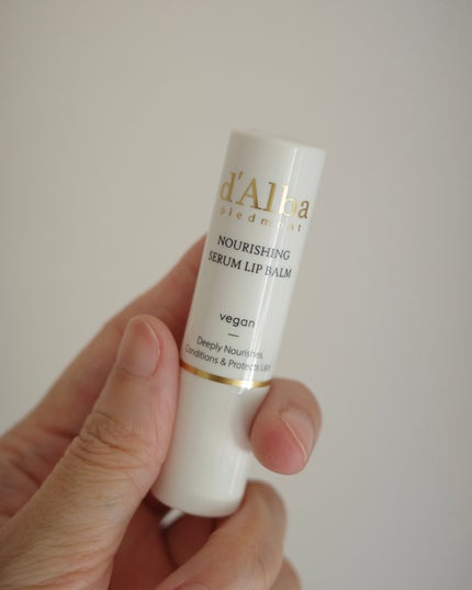 ホワイトトリュフナリシングセラムリップバーム/ダルバ/リップバームを使ったクチコミ(1枚目)