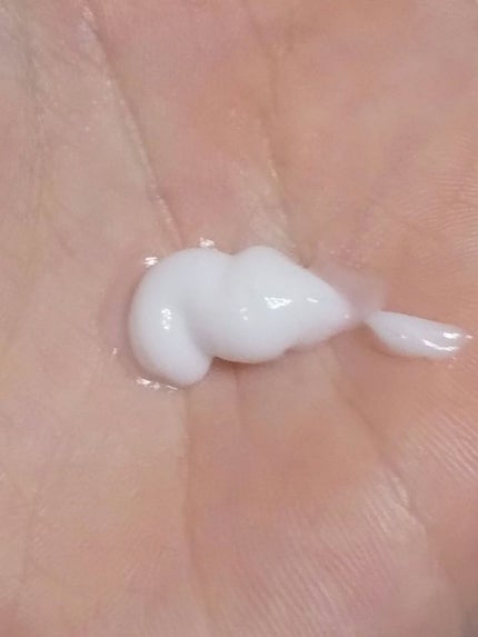 ブライトニングハンドアンドボディクリーム/モイサージュ/ハンドクリームを使ったクチコミ(5枚目)