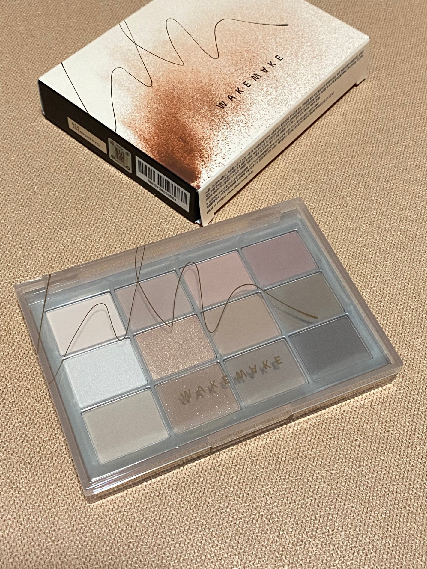 ソフトブラーリングアイパレット/wakemake/アイシャドウパレットを使ったクチコミ(2枚目)