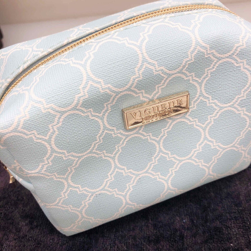 ハルカチカ on LIPS 「真面目女子のポーチの中身!!初めましてハルカチカと申します!実..」(4枚目)