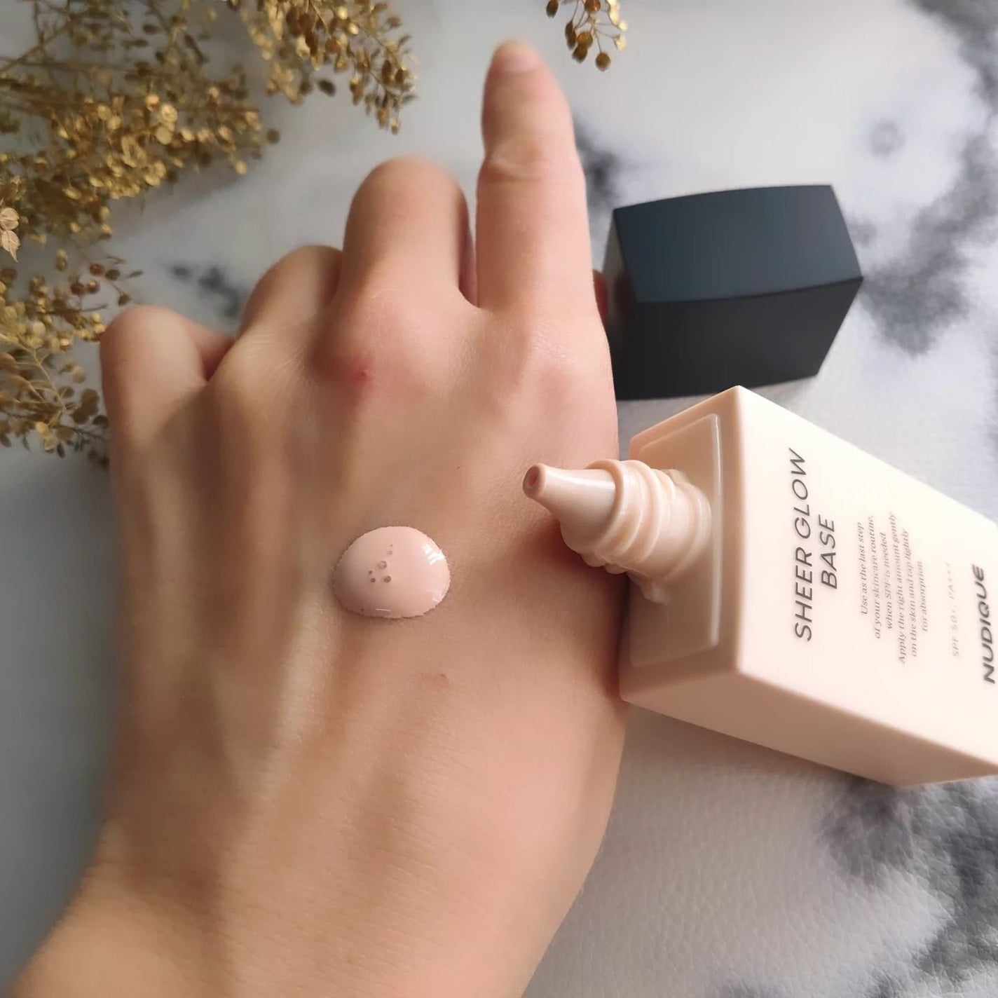 シアーグローベース/NUDIQUE/化粧下地を使ったクチコミ(4枚目)