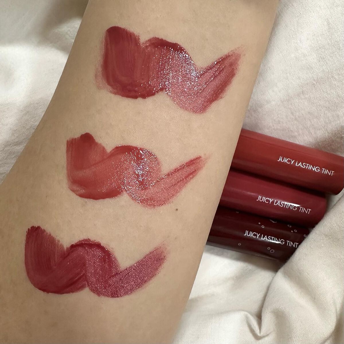 ジューシーラスティングティント/rom&nd/リップティントを使ったクチコミ(1枚目)