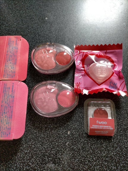 デュアルチークメロウ RD01 フォローミー/fwee/ジェル・クリームチークを使ったクチコミ(1枚目)