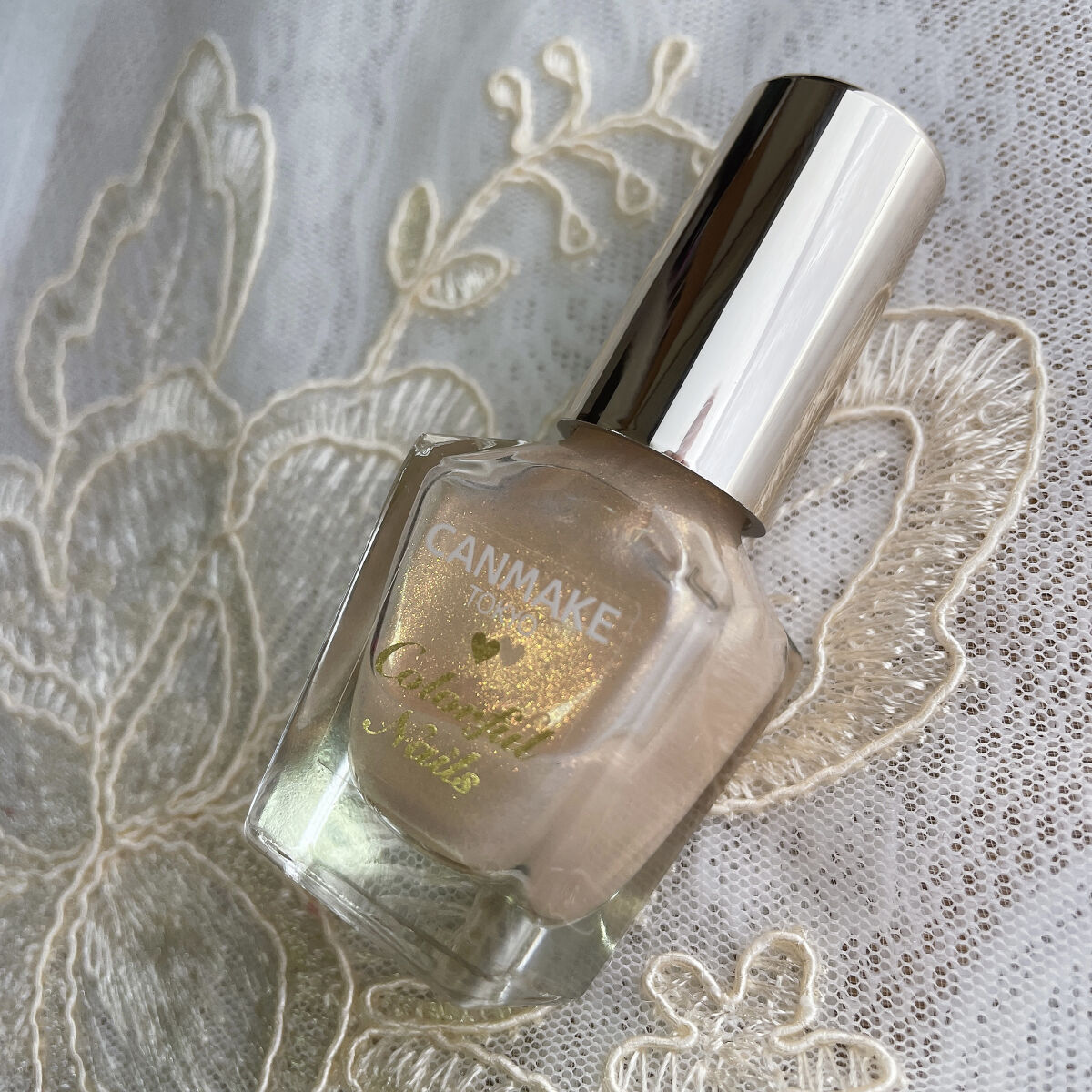 カラフルネイルズ N69 ラディアントムーン/キャンメイク/マニキュアを使ったクチコミ（2枚目）