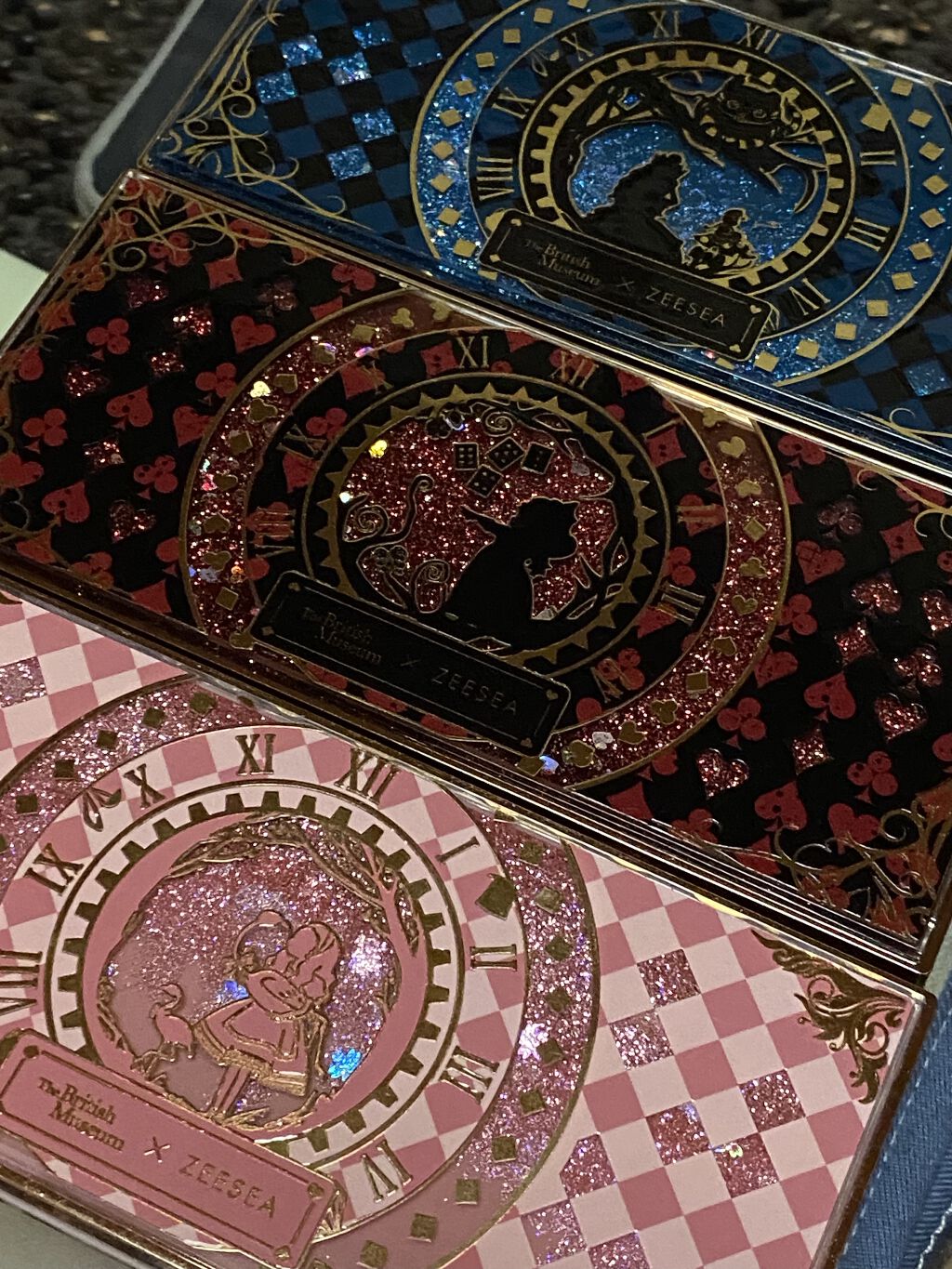 アリスドリームランドシリーズ 12色アイシャドウパレット（ZEESEA×大英博物館）/ZEESEA/アイシャドウパレットを使ったクチコミ（1枚目）