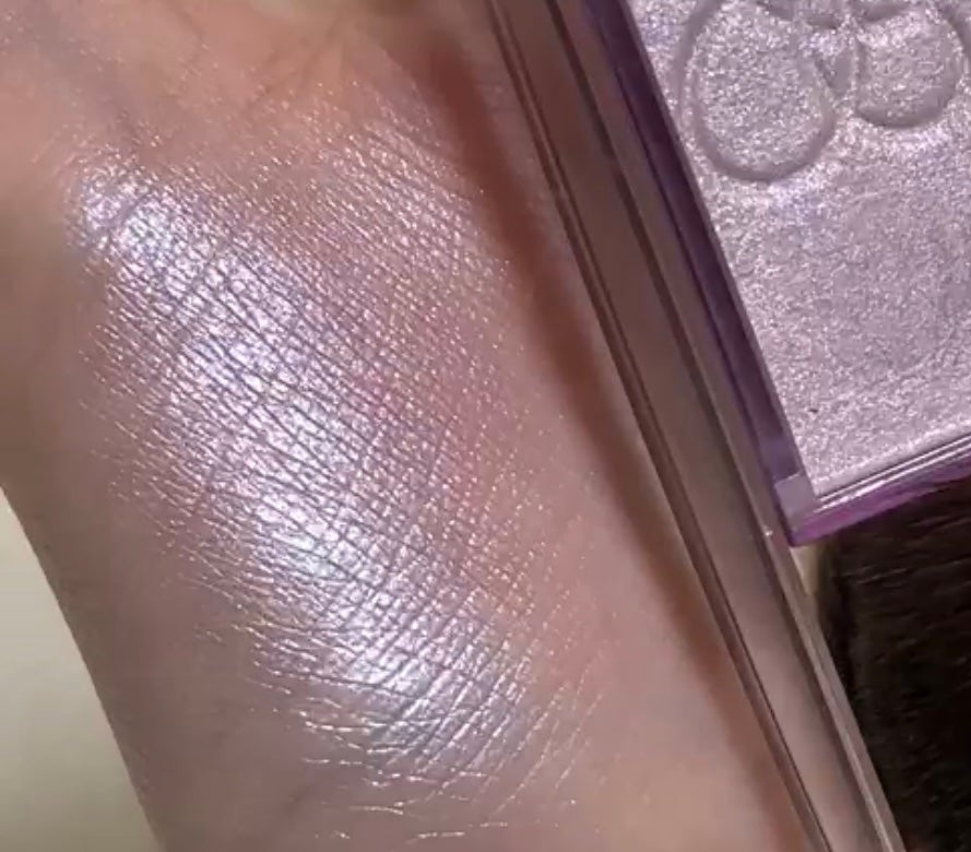 shiny_rouge_kriv on LIPS 「セザンヌパールグロウニュアンサーN2ライラックムード透明感をプ..」(2枚目)