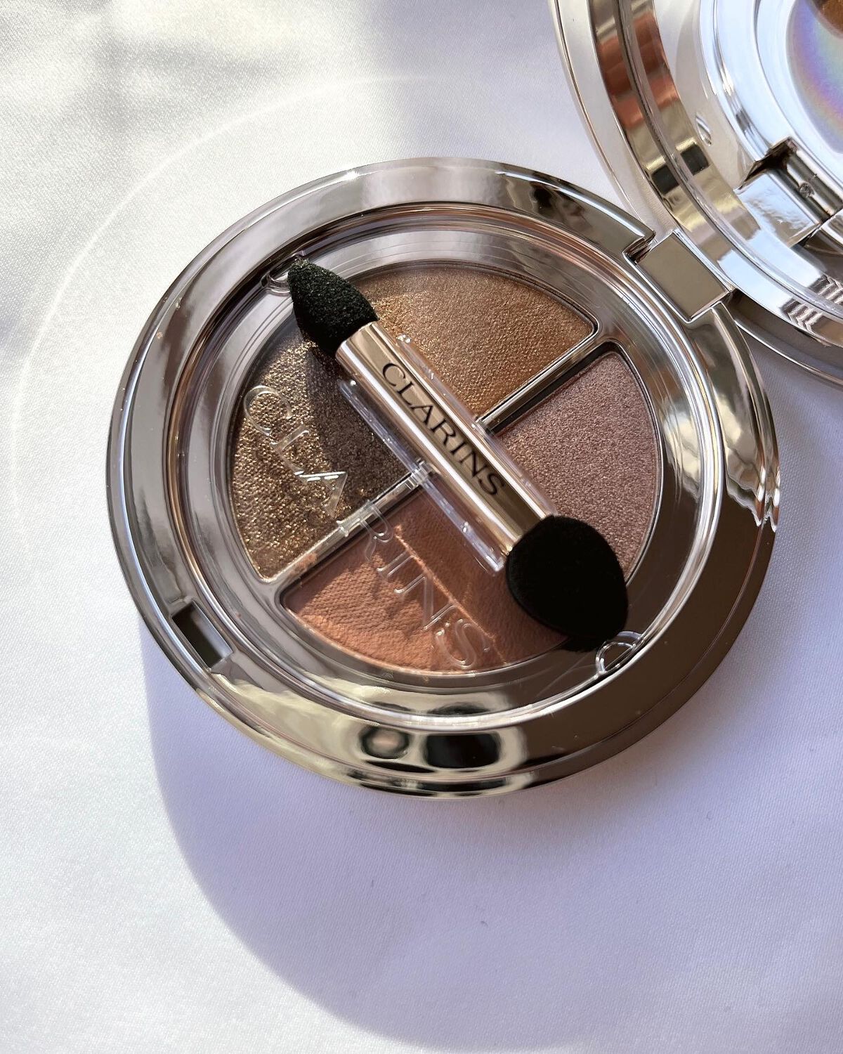 オンブル ４/CLARINS/アイシャドウパレットを使ったクチコミ（3枚目）