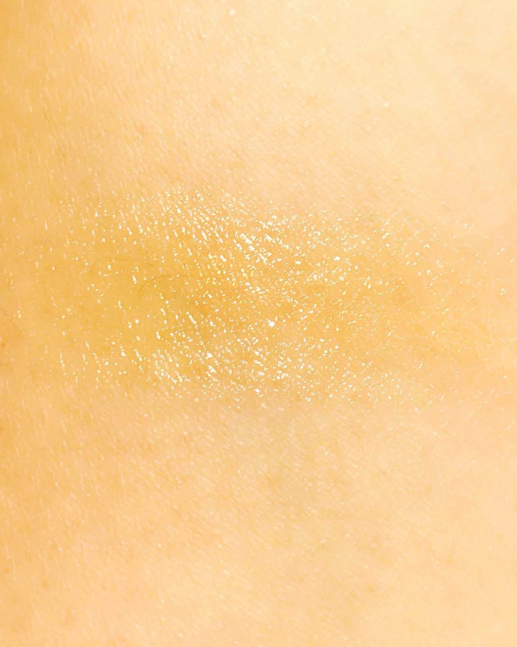 ルージュ ココ フラッシュ トップ コート 200 ライト アップ/CHANEL/口紅を使ったクチコミ（2枚目）