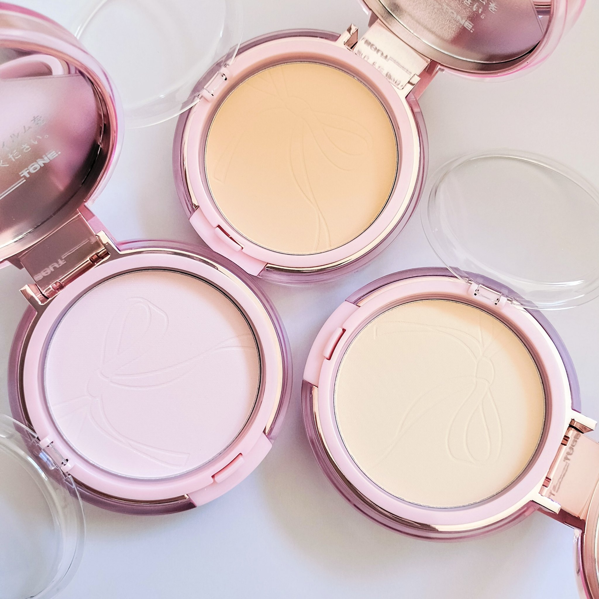 ザ・ブラーパウダーパクト/ABOUT TONE/プレストパウダーを使ったクチコミ（3枚目）