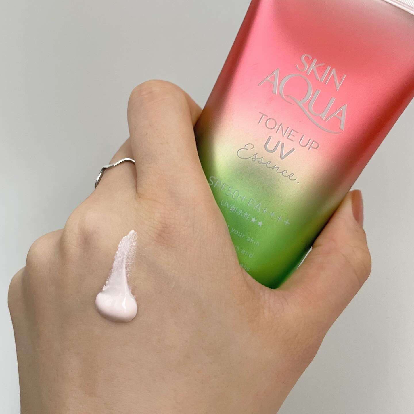 スキンアクア トーンアップUVエッセンス ローズ/スキンアクア/日焼け止めクリームを使ったクチコミ（2枚目）