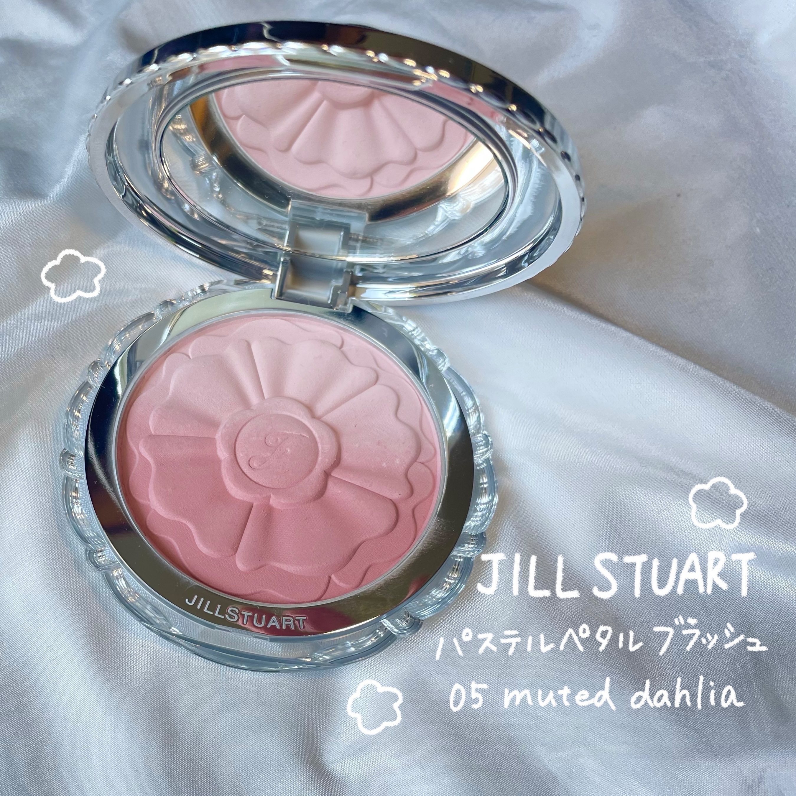 ジルスチュアート　パステルペタル ブラッシュ 05 muted dahlia/JILL STUART/パウダーチークを使ったクチコミ（1枚目）