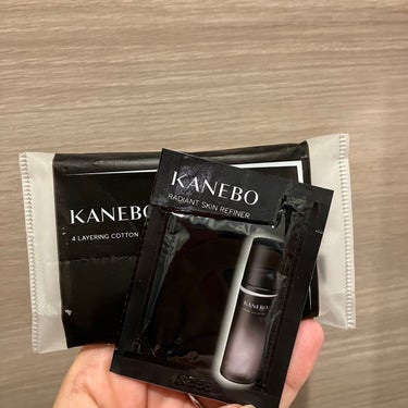 KANEBOより、3/10新発売アイテム
✼••┈┈••✼••┈┈••✼••┈┈••✼••┈┈••✼

\サンプル頂いたので使用してみました/

🌼ラディアントスキンリファイナー
(ふき取り化粧水)

