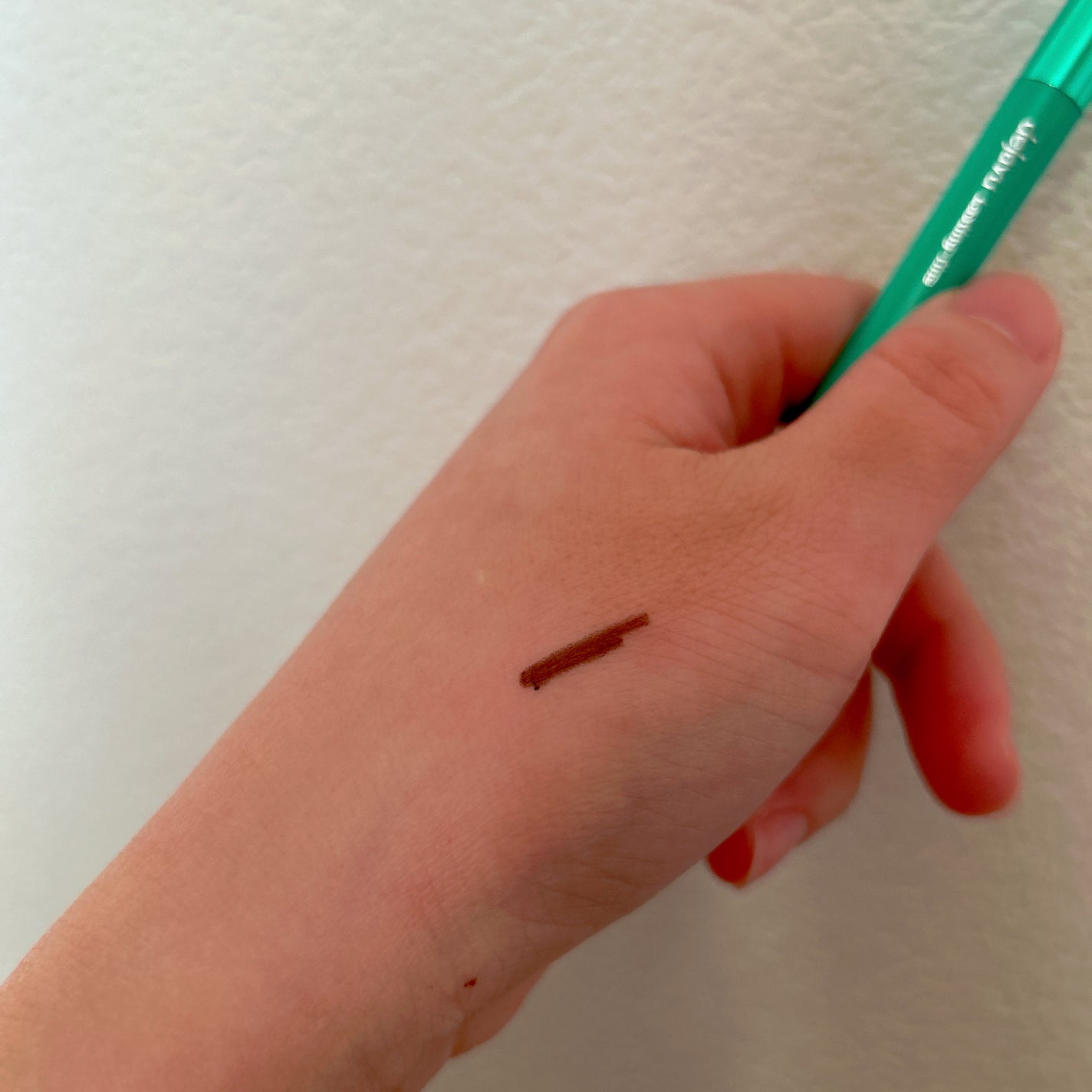 「密着アイライナー」クリームペンシル/デジャヴュ/ペンシルアイライナーを使ったクチコミ(2枚目)