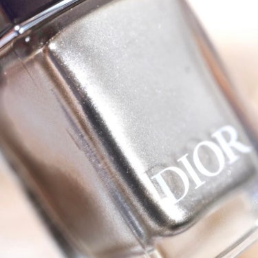Dior ディオール ヴェルニのクチコミ「【Diorホリデー】ブルベおすすめ🤍シルバーミラーネイル✨

✔️Dior ネイルラッカー  .....」（2枚目）