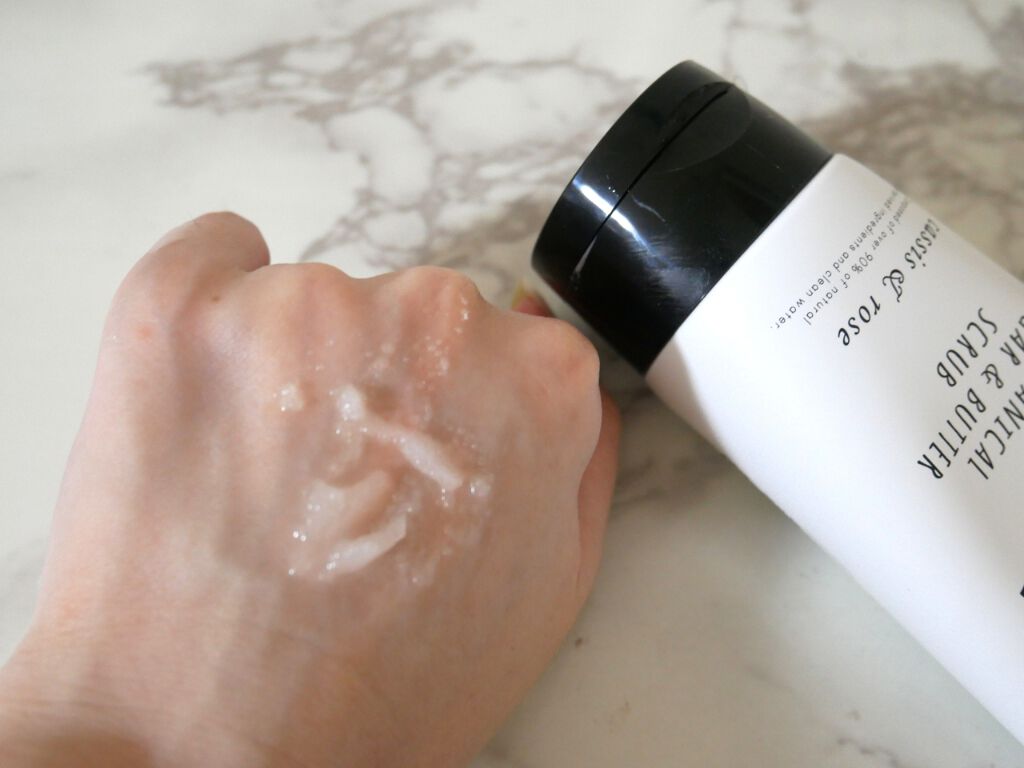 BOTANIST ボタニカルシュガー＆バタースクラブ（カシス＆ローズ）のクチコミ「BOTANISTのシュガースクラブ！

ごめんなさい💦ちょっと酷評気味です😣

普段、あまりB.....」（2枚目）