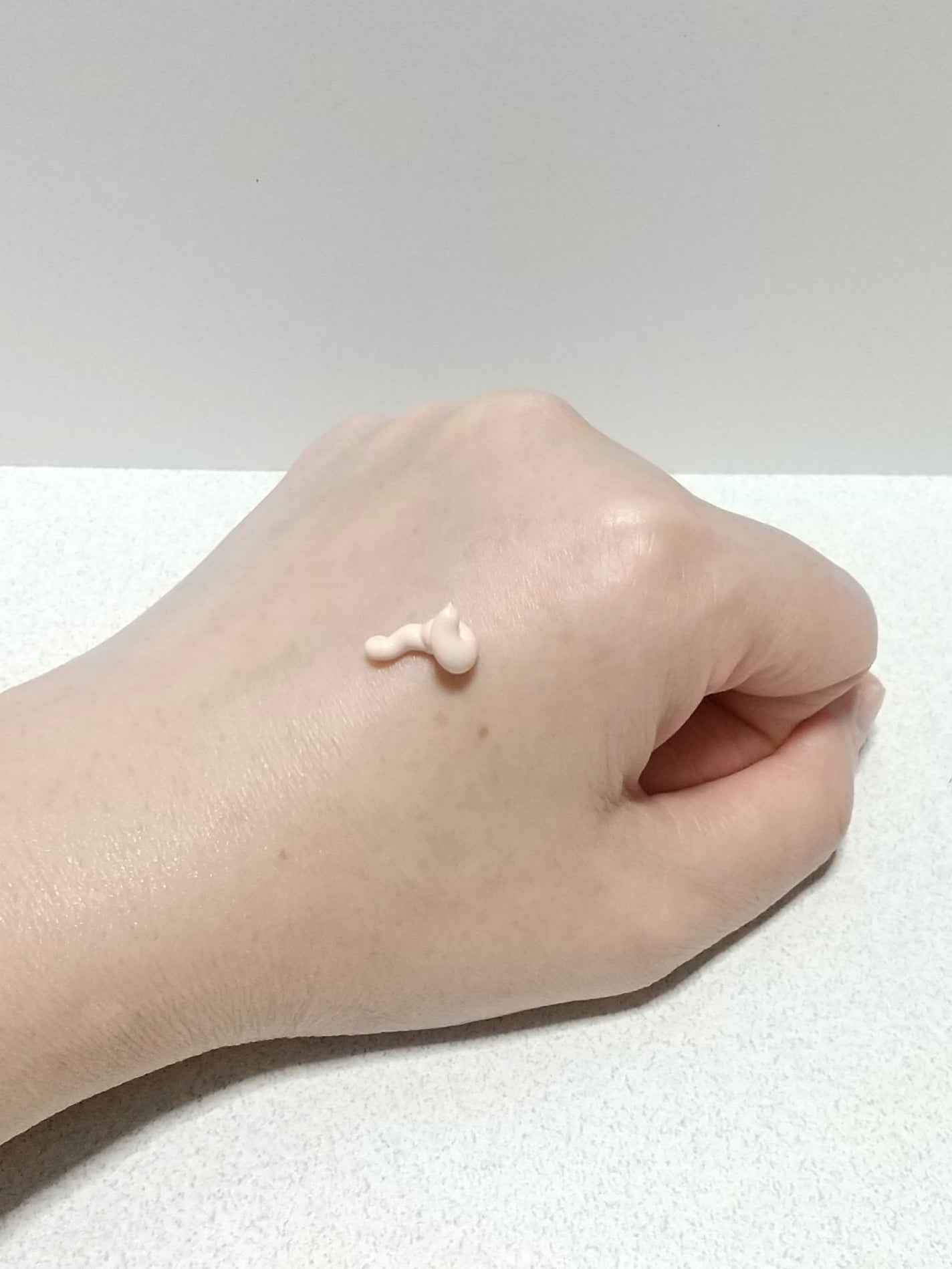 ブラックスネイルグルタチオントーンアップサン/Dr.G/日焼け止めクリームを使ったクチコミ(3枚目)