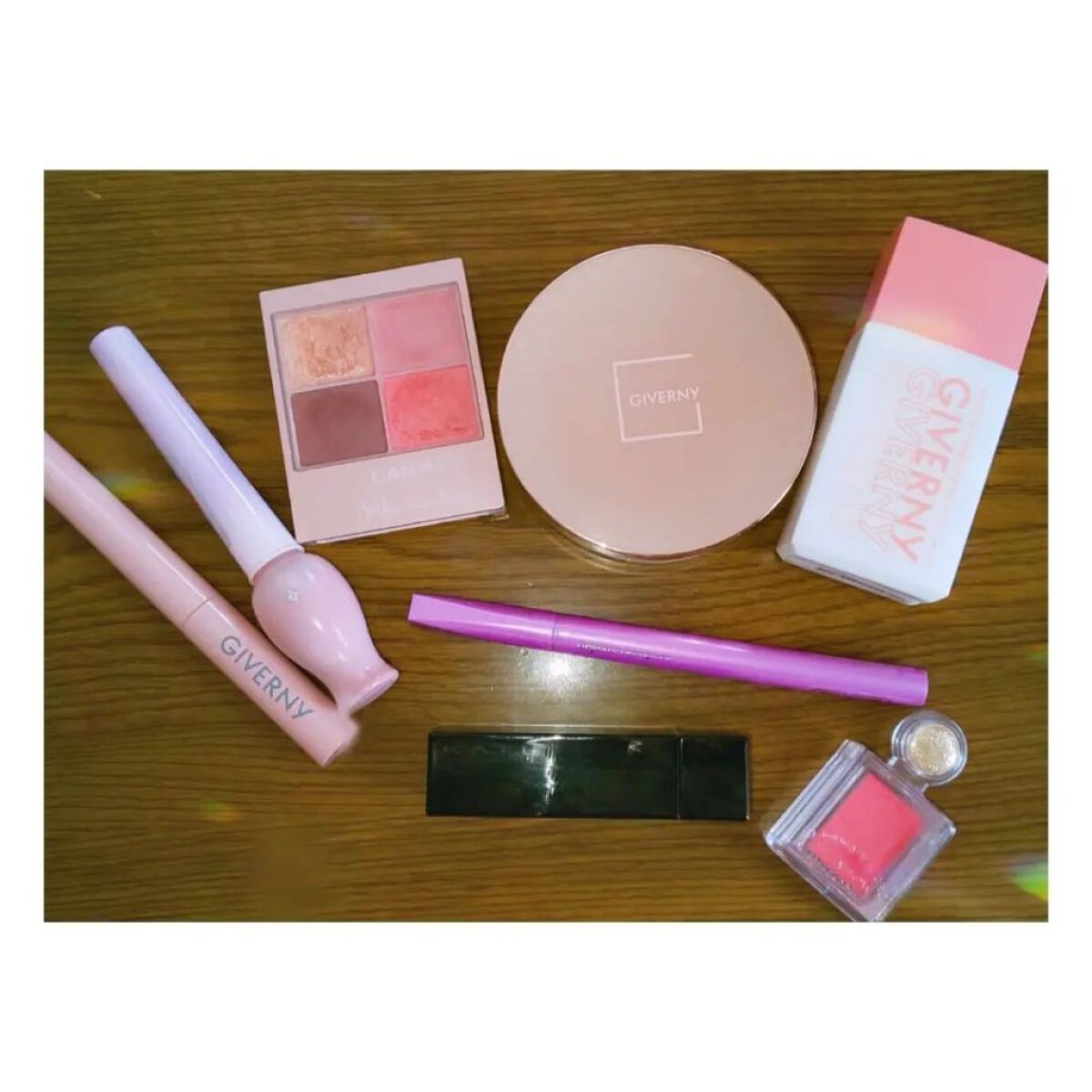 パレードオブライト　ホリデーメイクアップキット/ETUDE/メイクアップキットを使ったクチコミ（1枚目）