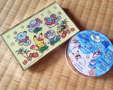 一年前の夏にゲットしてから勿体なくてずっと使ってなかったITS’DEMO×ポケモンのコラボパレット。
ようやく使いました！(熟成させすぎ)
お隣はミシャのクッションファンデ。
夏なので水ポケモン達のデザ