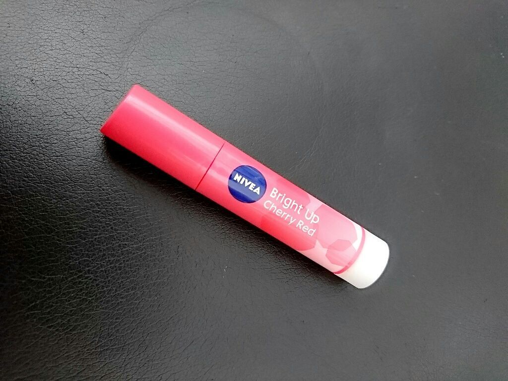 モイストピュアカラーリップ/ニベア/リップクリームを使ったクチコミ(1枚目)