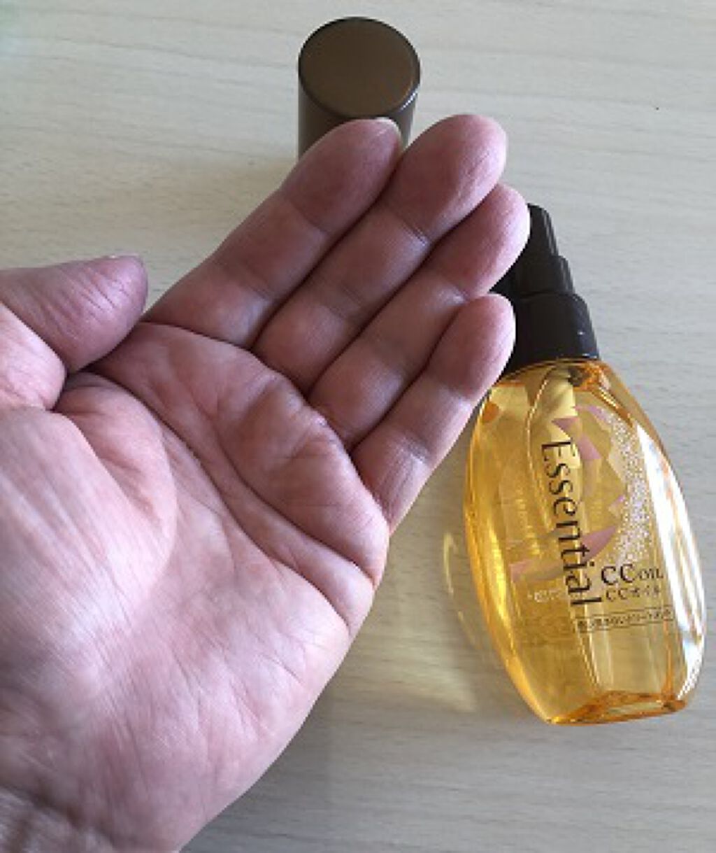 エッセンシャルCCオイル/花王/ヘアオイルを使ったクチコミ（2枚目）