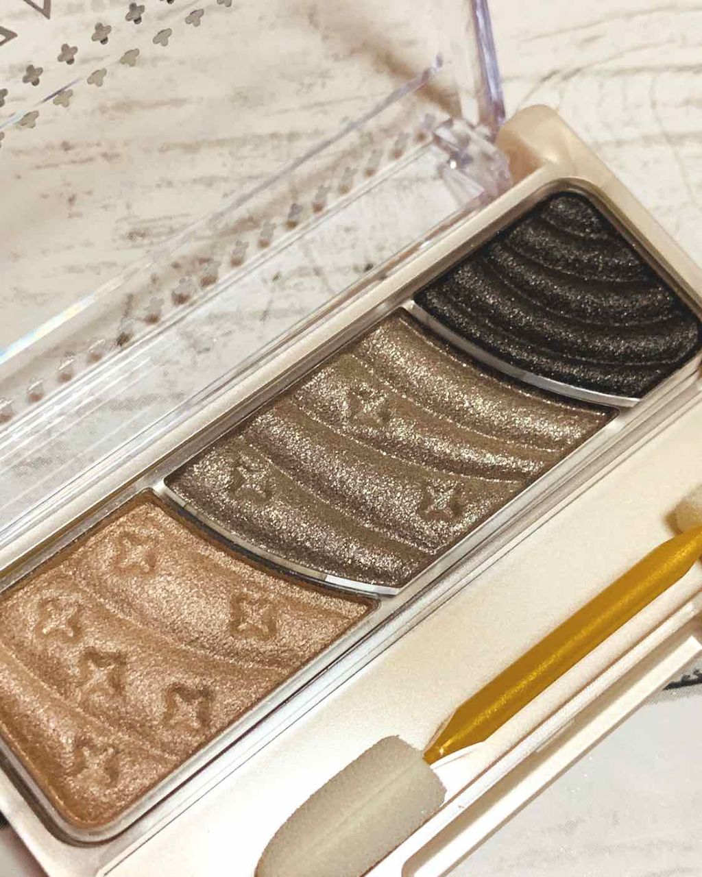 トーンアップアイシャドウ/CEZANNE/アイシャドウパレットを使ったクチコミ(2枚目)