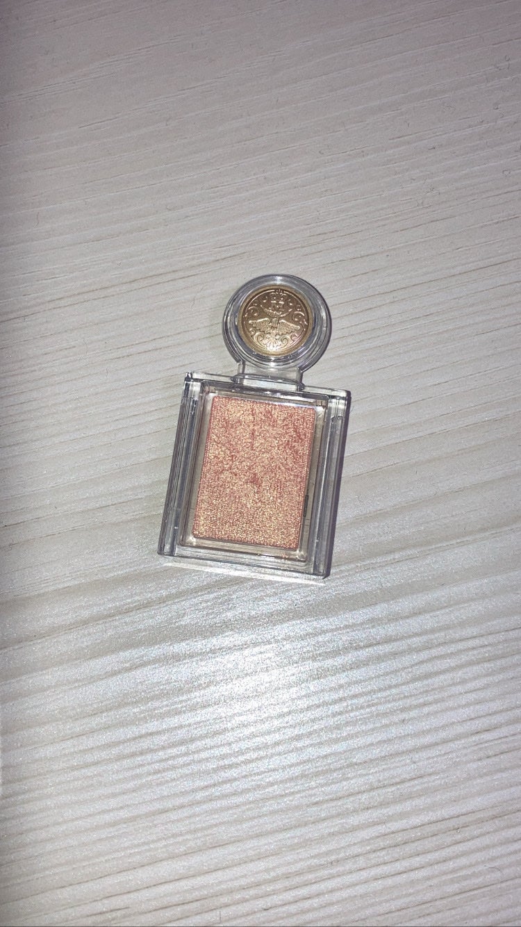 シャドーカスタマイズ/MAJOLICA MAJORCA/単色アイシャドウを使ったクチコミ(2枚目)