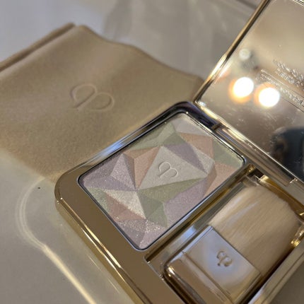 クレ・ド・ポー ボーテ レオスールデクラ/クレ・ド・ポー ボーテ/パウダーハイライトを使ったクチコミ(2枚目)