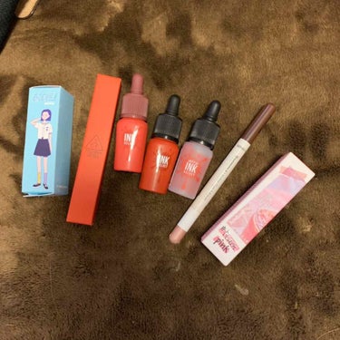 お気に入り❤️韓国コスメ🇰🇷好きすぎる笑

こないだ買ったコスメたち💄
チョコシャドウ🍫
可愛いすぎる♥️

韓国のmoart🇰🇷も買いました！
はよ届かないかな😘