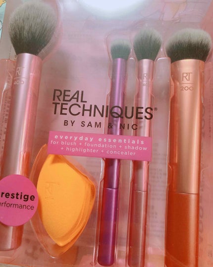 Everyday Essentials/Real Techniques/メイクブラシを使ったクチコミ(2枚目)