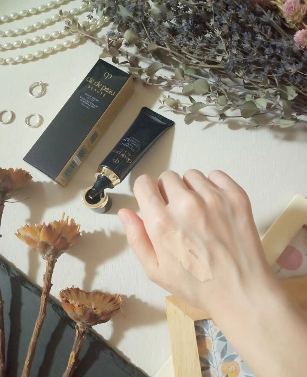 クレ・ド・ポー ボーテ タンクレームエクラn/クレ・ド・ポー ボーテ/クリーム・エマルジョンファンデーションを使ったクチコミ（2枚目）