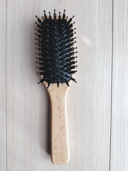 無印良品 ブナ材ヘアブラシ ミックス毛のクチコミ「
無印良品
ブナ材ヘアブラシ ミックス毛
ヘアブラシ新しく買いました!
結構使いやすい.....」(3枚目)