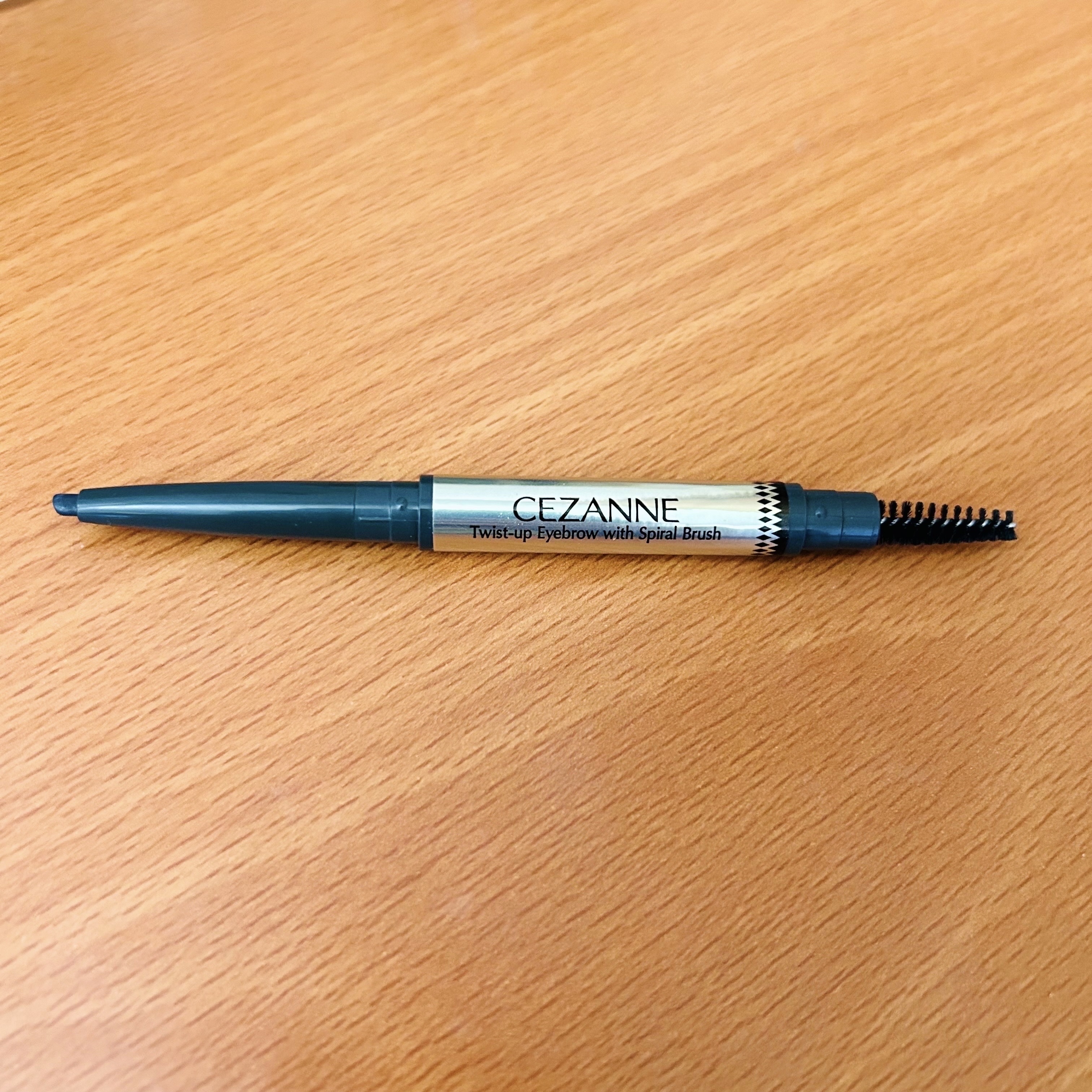 ブラシ付きアイブロウ繰り出し 05 ナチュラルグレー/CEZANNE/アイブロウペンシルを使ったクチコミ（2枚目）