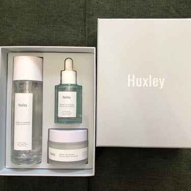 Huxley トナー；エクストラクトイットのクチコミ「#Huxley
#ハイドレーショントリオ

化粧水、美容液、クリームのセット品です。
効果別に.....」（2枚目）